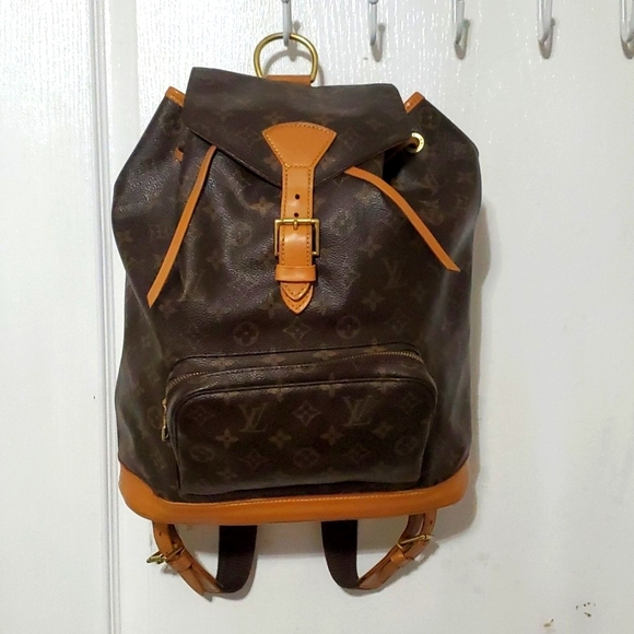 LOUIS VUITTON MONTSOURIS MONOGRAM XL BACKPACK - Picture 2 of 12